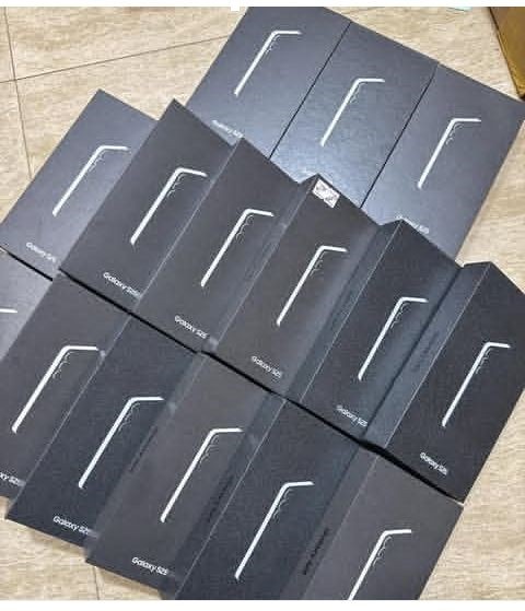 Nuovo, iPhone 16 Pro Max, iPhone 16 Pro, iPhone 16, 350 EUR, iPhone 15, Samsung S25, WhatsApp 0044 7351 268381, Sony PS5, EMAIL: ishabinra@gmail.com  Vendiamo a rivenditori e privati.  Il pagamento avviene tramite PayPal, bonifico bancario (IBAN