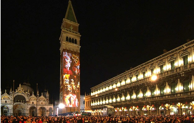 VIDEOMAPPING 3D IMMAGINI E ANIMAZIONE SU EDIFICI - PER EVENTI AZIENDALI - EVENTI PRIVATI - EVENTI PUBBLICI 