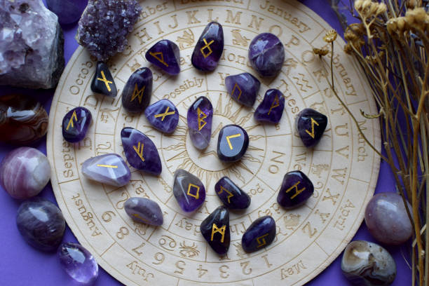 RUNE * PRIMA DOMANDA GRATUITA *