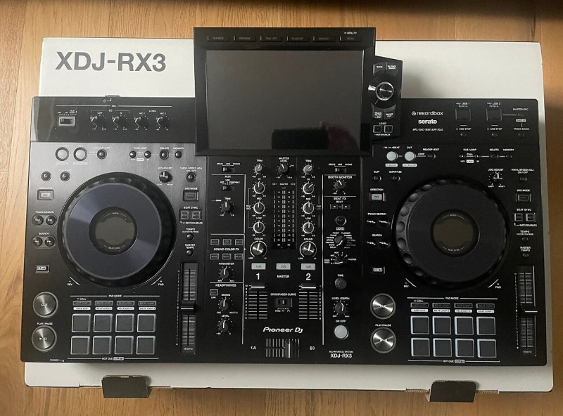 Pioneer DJ OPUS-QUAD, Pioneer DJ XDJ-RX3, Pioneer XDJ-XZ , Pioneer DJ DDJ-FLX10, Pioneer DJ DDJ-REV7, Pioneer CDJ-3000, Pioneer DJ DJM-A9 , Pioneer CDJ-2000NXS2, Pioneer DJM-900NXS2, Pioneer DJ DJM-V10-LF , Pioneer DJ DJM-S11, Denon DJ Prime 4+ 