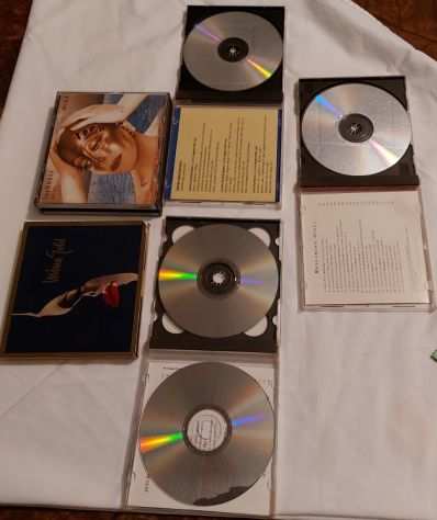 1 CD Mina Gold, n. 1 CD Mina Lochness, n. 3 CD musica Classica.