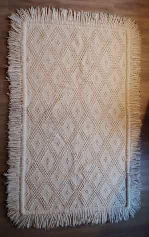 10 tappeti di vario tipo in ottime condizioni