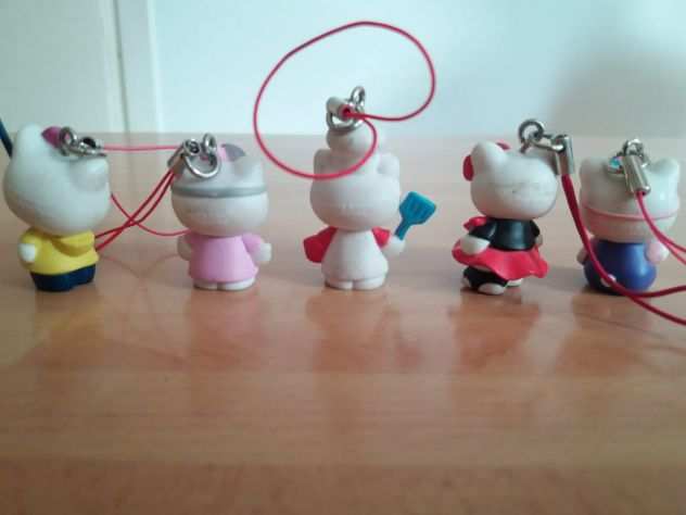 11 personaggi Hello Kitty mini cad. 1,00