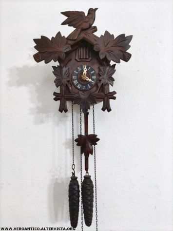176122 Antico orologio a cucugrave foresta nera