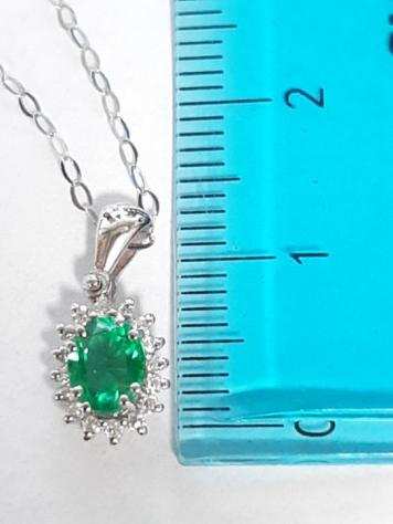 18 carati Oro bianco - Collana con pendente - 0.99 ct Smeraldo - Diamanti