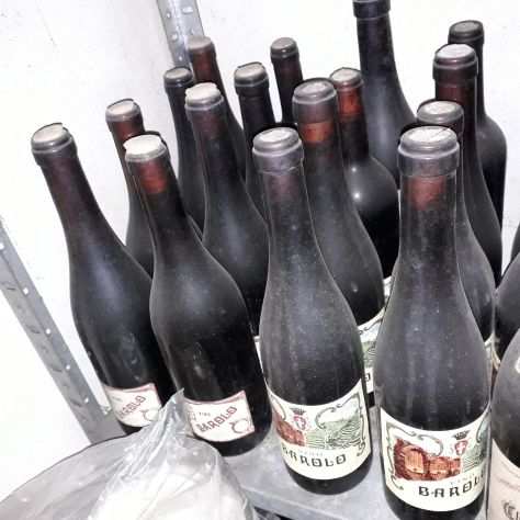 19 bottiglie Barolo anni 80, senza cantina dichiarata