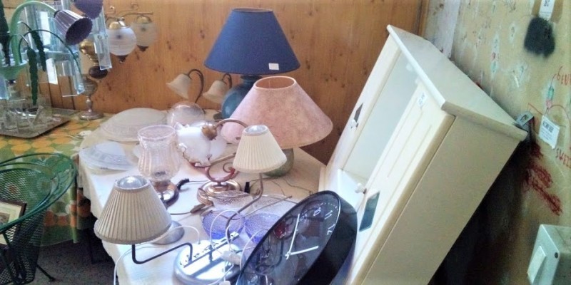 NEGOZIO PRIVATO Di LAMPADARI (LA LUCCIOLA )
