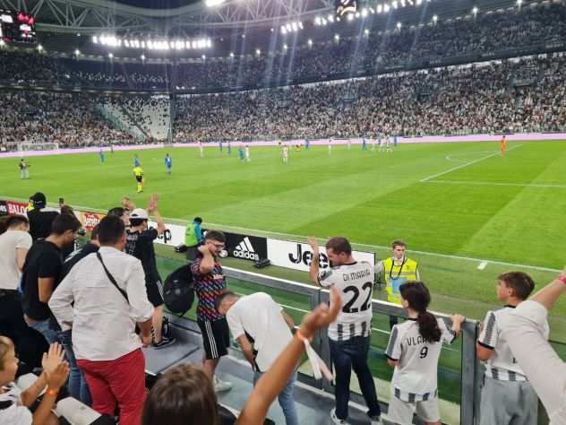 2 biglietti vicini Juventus Nantes Ovest primo anello Europa League