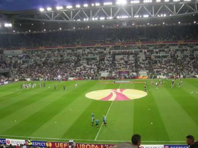 2 biglietti vicini Juventus Nantes Ovest primo anello Europa League