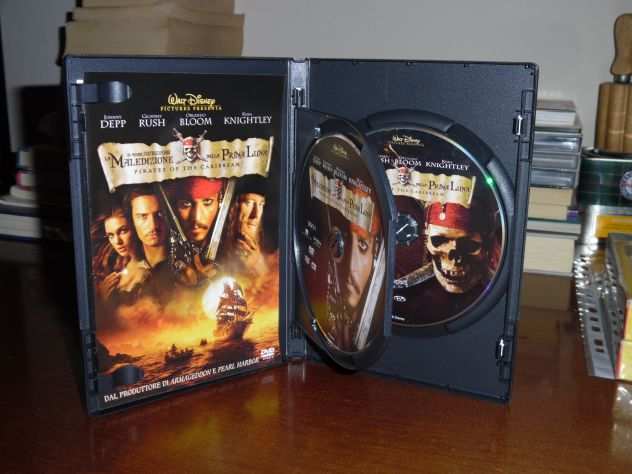 2 FILM IN DVD COME NUOVI,RARI,ORIGINALI,COMPLETI,FUNZIONANTII PIRATI DEI CARAIB