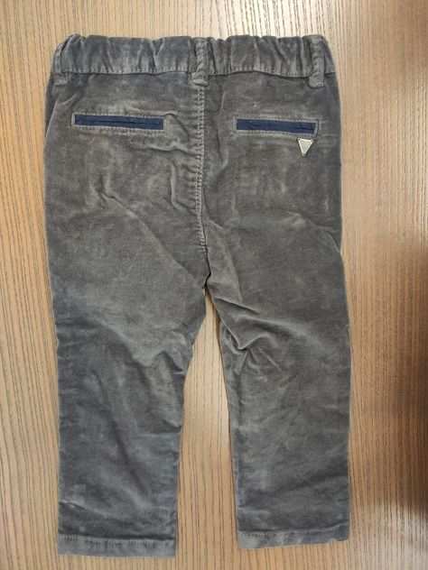 2 jeans 1 pantalone 1 polo manica lunga 12-18 mesi