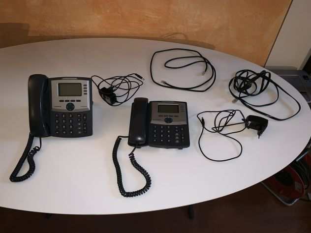 2 TELEFONI PROFESSIONALI DA UFFICIO,UGUALI,MARCA CISCO LINKSYS,IP PHONE SPA 942