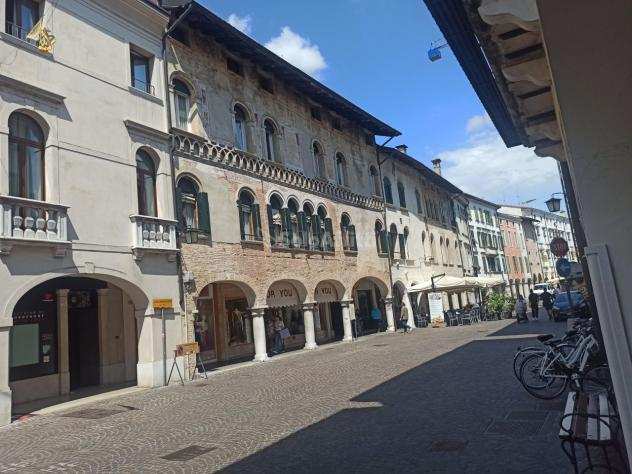 2 Vetrine in affitto a Pordenone, Corso V. Emanuele