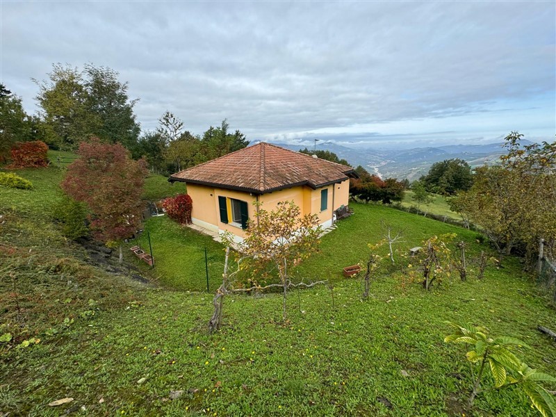 Villino In vendita a  Berceto con vista sconfinata sulla valle