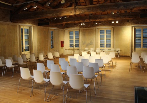 NOLEGGIO SEDIE  PER EVENTI MANIFESTAZIONI - PER EVENTI AZIENDALI - EVENTI PRIVATI - EVENTI PUBBLICI - EVENTI SPORTIVI MEETING CONVENTION SFILATE DI MODA 