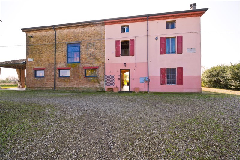 Rustico ristrutturato indipendente con parco a Fontanellato 