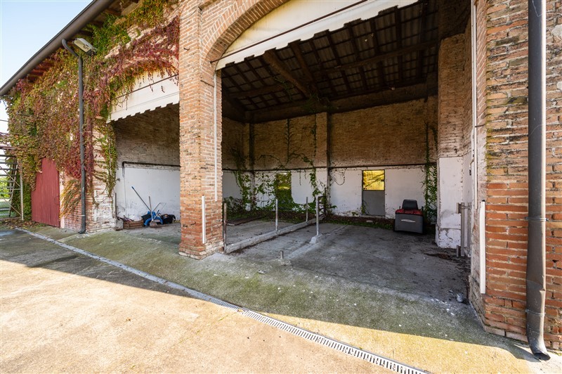 Rustico ristrutturato indipendente con parco a Fontanellato 