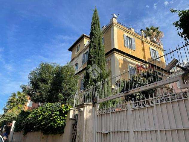 3 locali Via Urbisaglia, ROMA