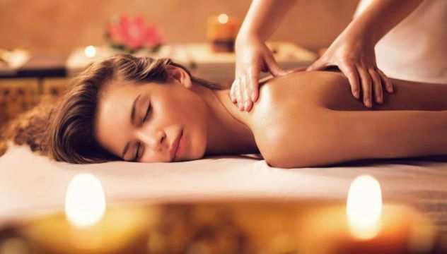 3274622122-THAI MASSAGE egrave un centro massaggi thailandese. Bella THAI con ragazz