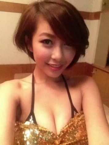 3667004858 RAGAZZA ORIENTALE FA MASSAGGIO RILASSANTE