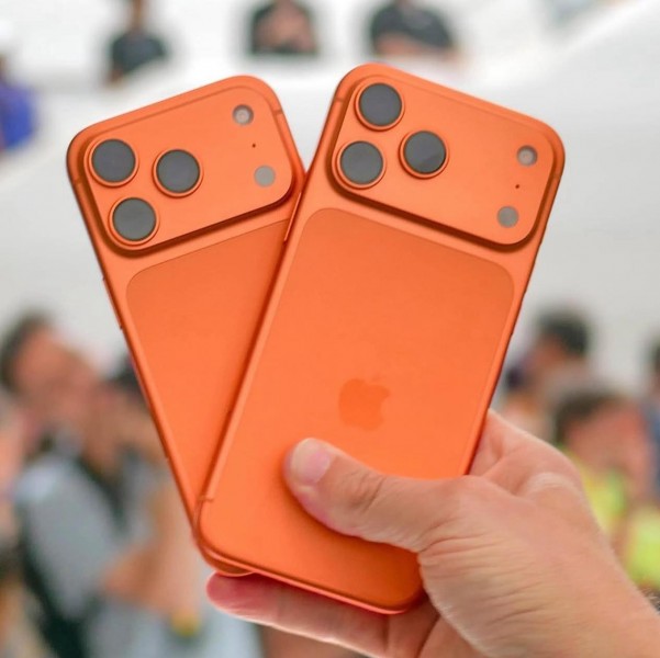 Apple iPhone 17 Pro Max, iPhone 17 Pro, iPhone 17, iPhone Air, iPhone 16 Pro Max, iPhone 16 Pro, iPhone 16, iPhone 16 Plus, iPhone 15 Pro Max, iPhone 15 Pro,  Samsung Galaxy S25 Ultra, Samsung Z Fold7, Sony PlayStation PS5 Pro Console 