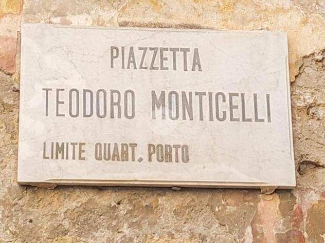 4 locali Piazzetta Teodoro Monticelli, NAPOLI