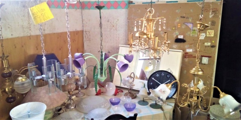 NEGOZIO PRIVATO Di LAMPADARI (LA LUCCIOLA )