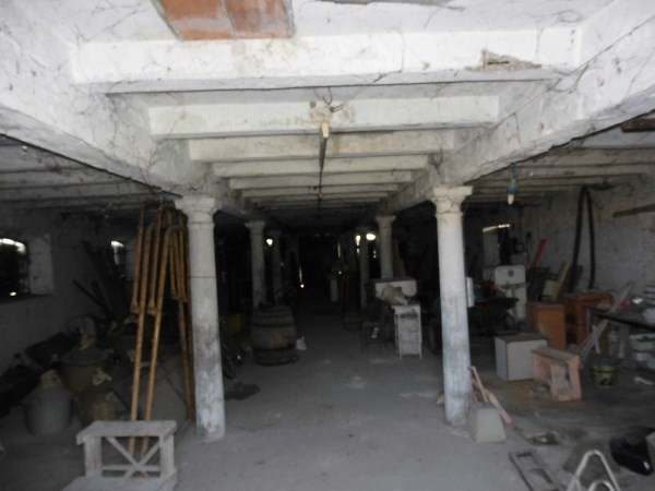 Rustico indip.  da ristrut. cambio di destinazione e terreno a Baganzola