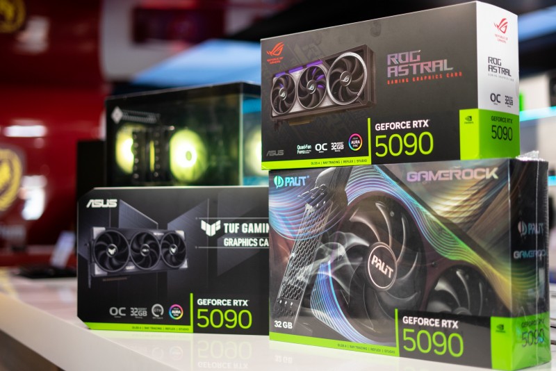 GeForce  RTX 5090 , RTX 5080, RTX 5070 Ti , RTX 5070 , RTX 4090 , RTX 4080 Super,  RTX 4080 , RTX 4070 Ti Super,  RTX 4070 Ti , RTX 4070 Super,  RTX 4070 , RTX 4060 Ti , RTX 4060