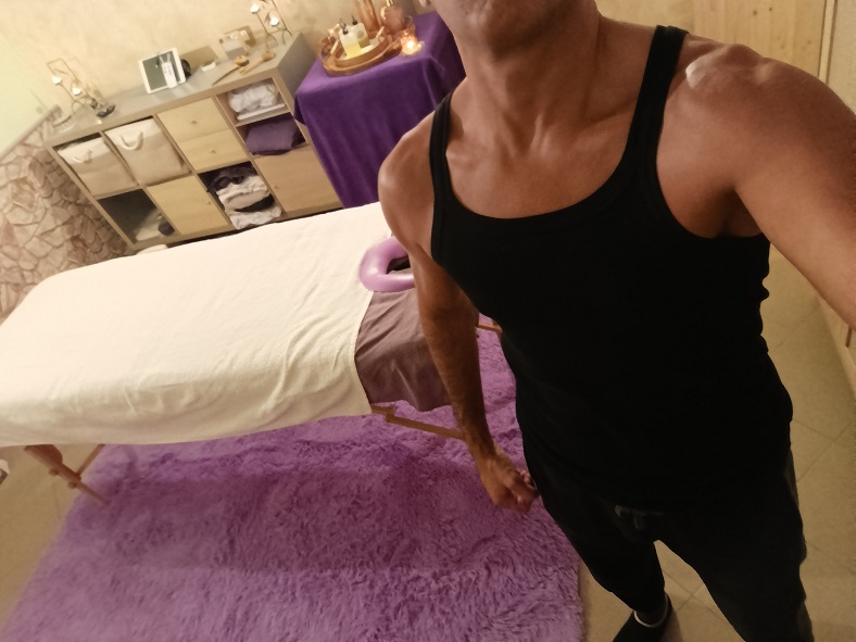 Autentico Massaggiatore Olistico e Tantra • Firenze