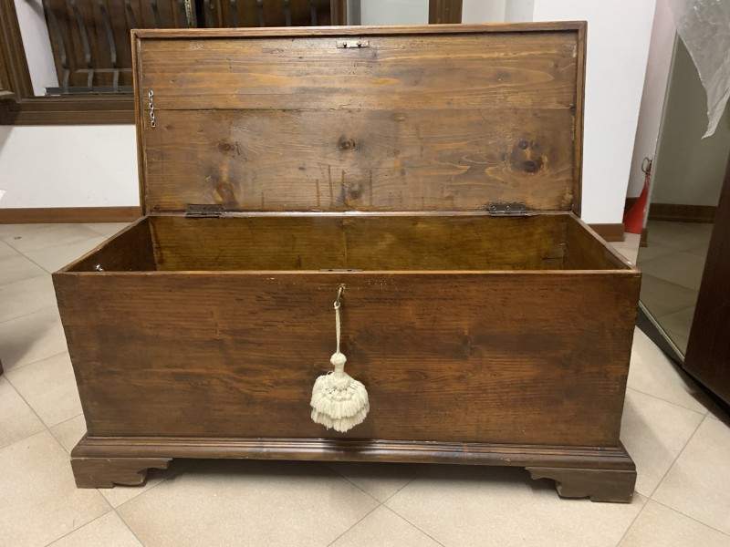 Cassapanca antica