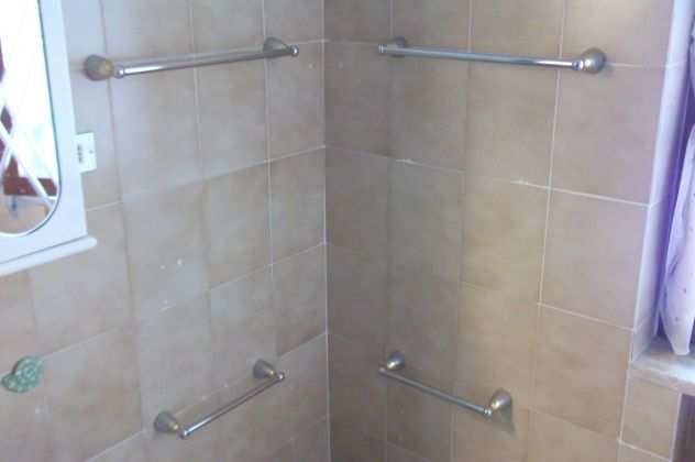 Accessori bagno (porta asciugamani) - USATI