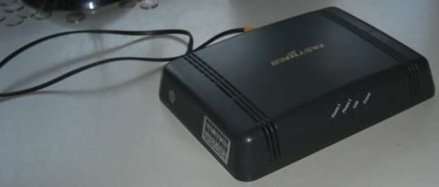 Accessori PC modem no fibra, hard disk esterno, microfono, webcam, supporto.