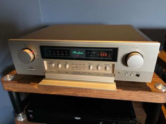 Accuphase C-2150 Preamplificatore