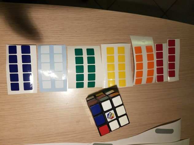adesivi quadrati ricambio per cubo di rubik come in foto con colori a scelta