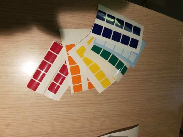 adesivi quadrati ricambio per cubo di rubik come in foto con colori a scelta