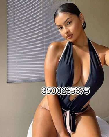 ADHARA MASSAGGIATRICE DE MANI ESPERTA (MASSAGGI SULL LETTINO)