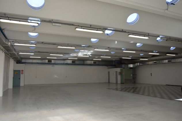 Affittasi capannone commerciale 500 m2