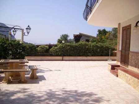 Affittasi casa vacanza al mare tra Palermo e Cefalugrave - 810 posti letto