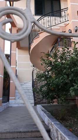 Affittasi spazioso appartamento in villa, in zona tranquilla di Tirana