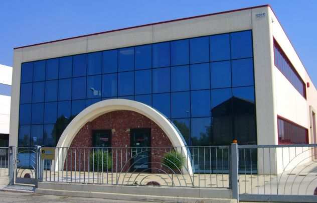 AFFITTASI UFFICI-MAGAZZINO 260 mq ZONA ARTIGIANALE-COMMERCIALE BORSEA ROVIGO.