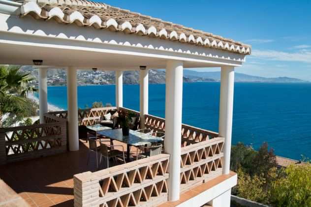 Affittiamo la nostra Villa in Costa del Sol, Granada ( Almuntildeecar) Spagna.