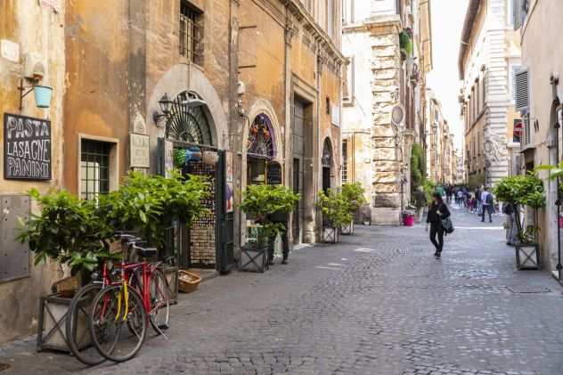 Affitto Negozio Roma Centro via Dei Coronari