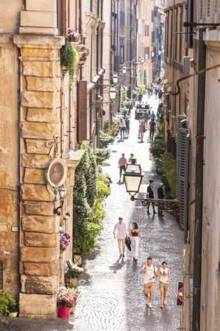 Affitto Negozio Roma Centro via Dei Coronari