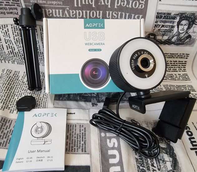 Agptek Webcam 1080P con Luce ad Anello 3 Colori, microfono, treppiede regolabile