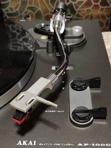 Akai AP-100C Piatto Semi-Automatico Trazione A Cinghia