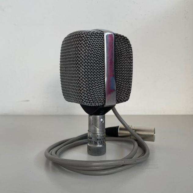 AKG - D12 Microfono dinamico
