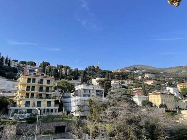 Alassio 100 metri mare zona Borgo Coscia appartamento 6 posti letto