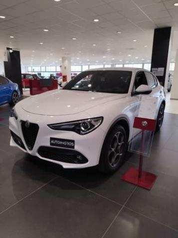 Alfa Romeo Stelvio 2.2 Turbo Diesel 210cv, allestimento Veloce