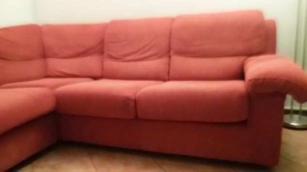 Ampio divano angolare